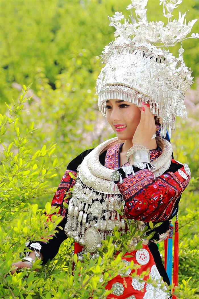 精品亚洲成av人片ww